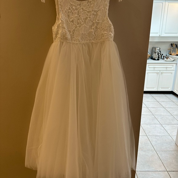Azazie flower girl dress, for 7 year old. Worn once - Picture 5 of 6